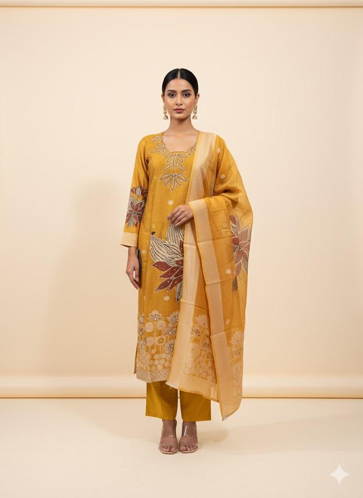 Gorgeous the shahi organza suit 😍