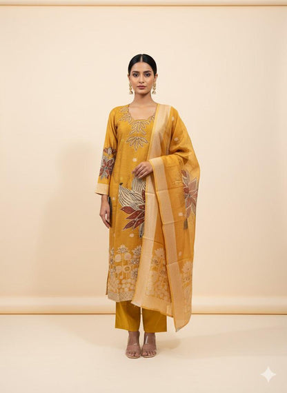 Gorgeous the shahi organza suit 😍