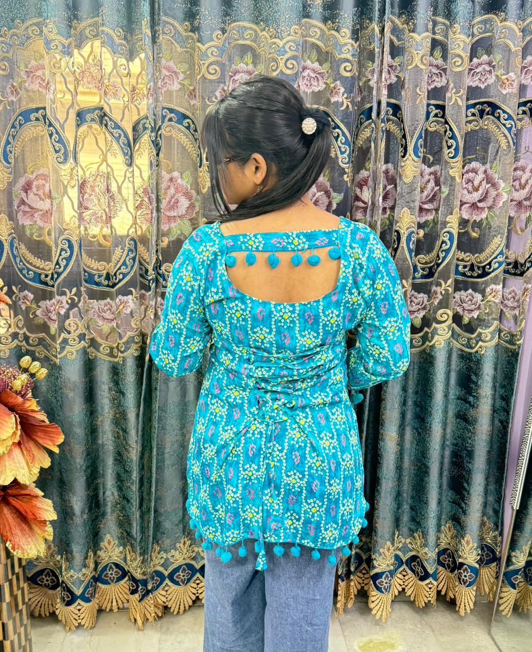 URVASHI BANDHANI SHORT KURTI