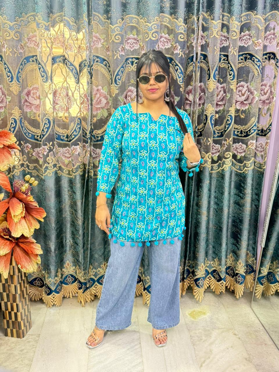 URVASHI BANDHANI SHORT KURTI