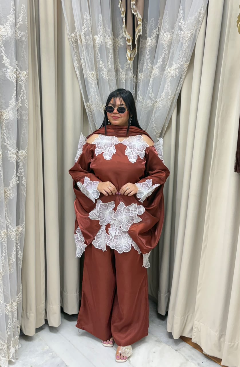 Designer LILI SUIT